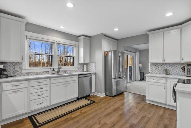 712 Shady LANE, Mequon, WI 53097