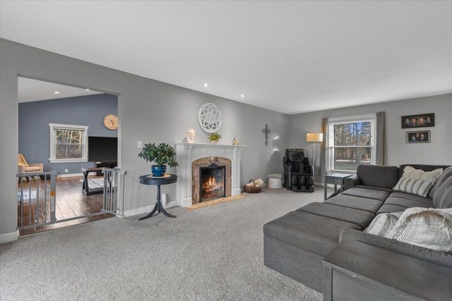 712 Shady LANE, Mequon, WI 53097