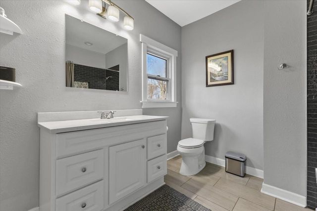 712 Shady LANE, Mequon, WI 53097