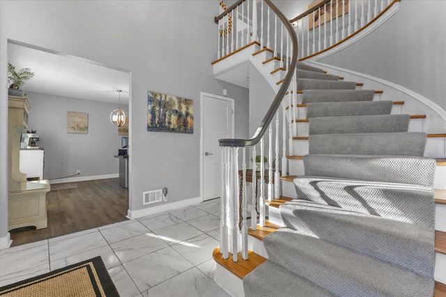 712 Shady LANE, Mequon, WI 53097