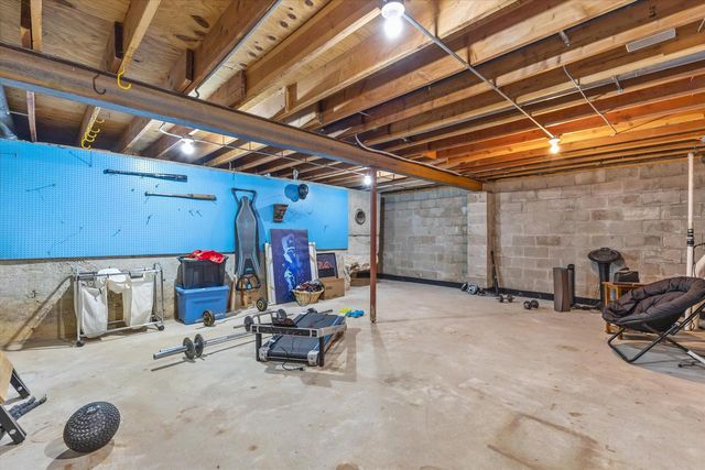 712 Shady LANE, Mequon, WI 53097