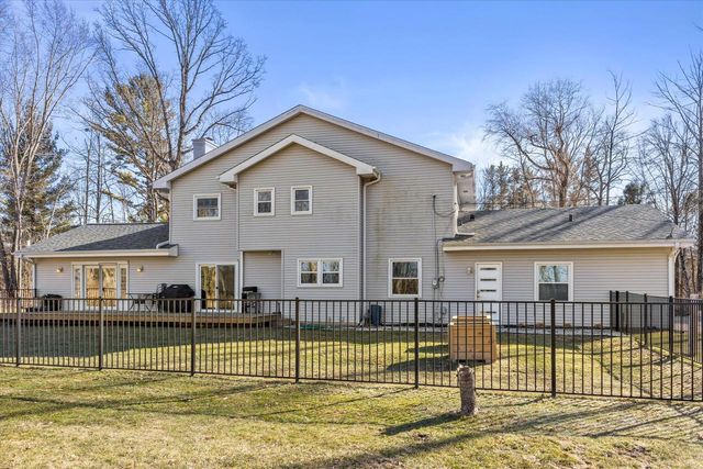 712 Shady LANE, Mequon, WI 53097