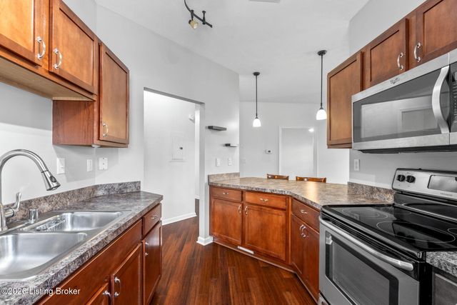 7500 Autumn Pointe Dr UNIT 104, Louisville, KY 40214