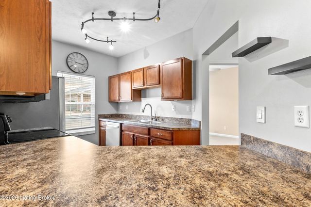 7500 Autumn Pointe Dr UNIT 104, Louisville, KY 40214