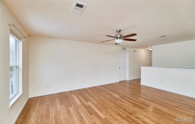 70 Round Table Court, Winfield, MO 63389