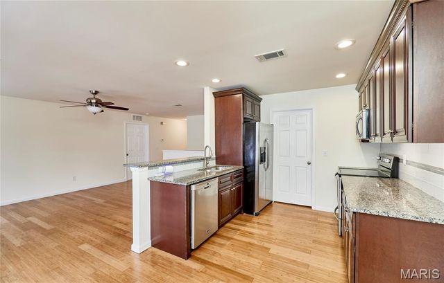 70 Round Table Court, Winfield, MO 63389