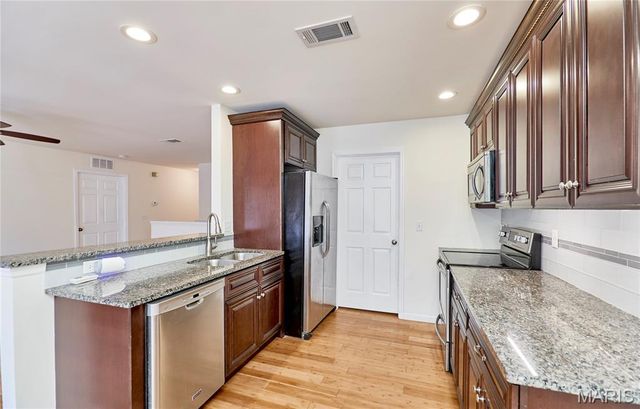 70 Round Table Court, Winfield, MO 63389