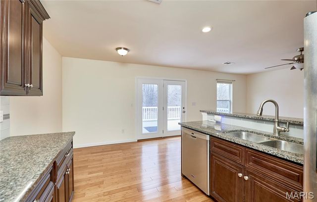 70 Round Table Court, Winfield, MO 63389