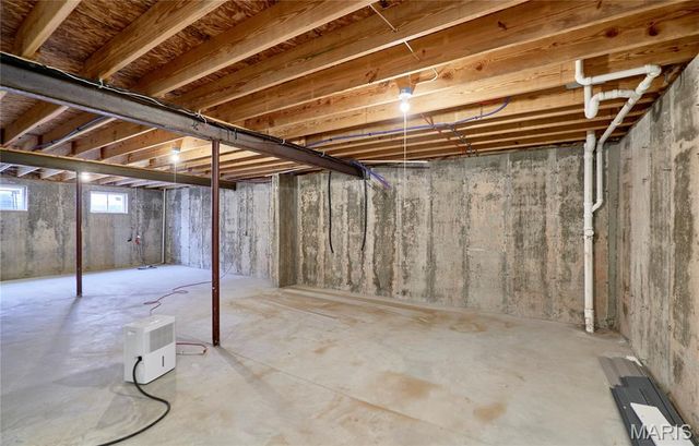 70 Round Table Court, Winfield, MO 63389