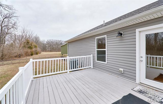 70 Round Table Court, Winfield, MO 63389