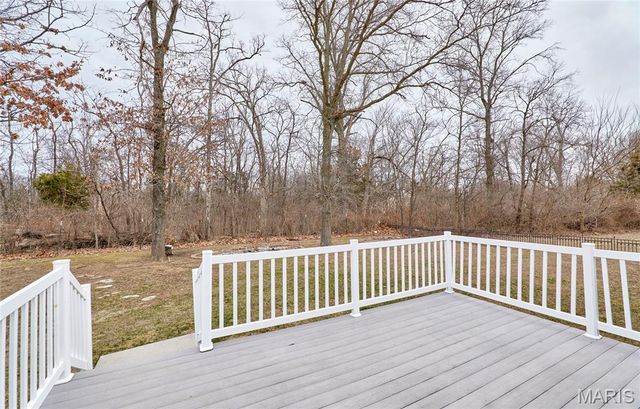 70 Round Table Court, Winfield, MO 63389