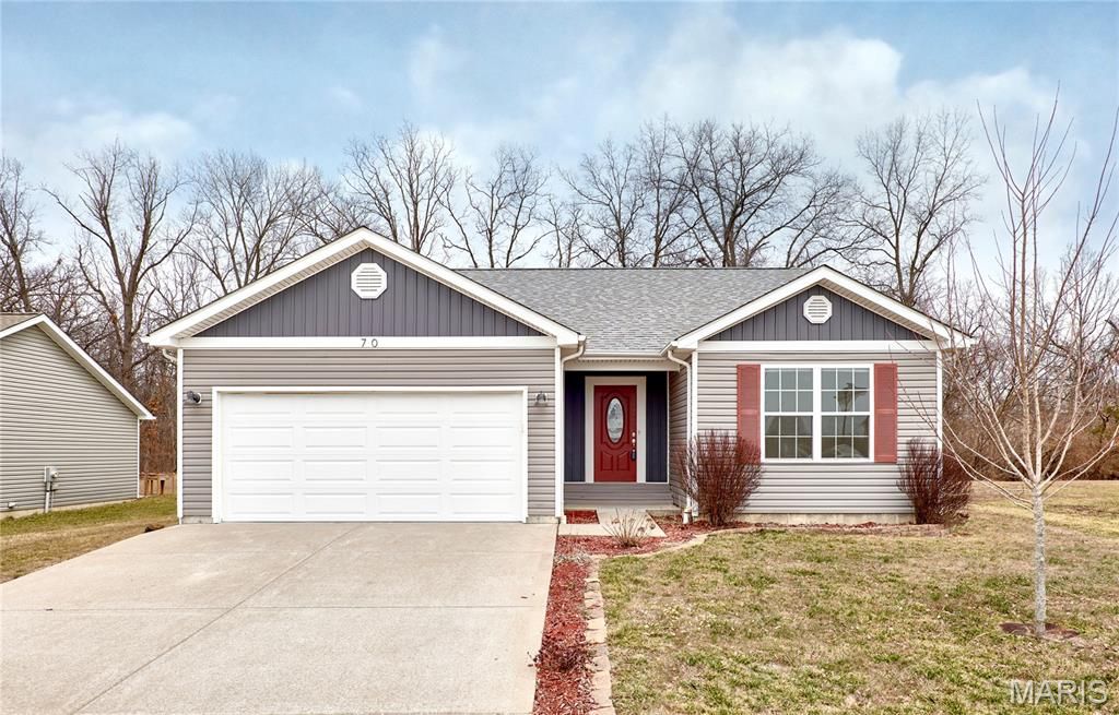 70 Round Table Court, Winfield, MO 63389