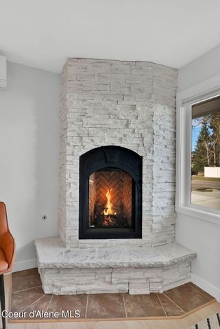 1810 W Honeysuckle AVE, Hayden, ID 83835