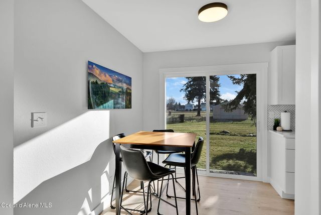 1810 W Honeysuckle AVE, Hayden, ID 83835