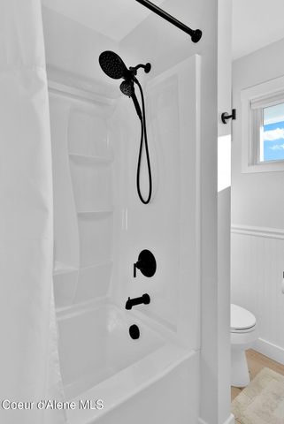 1810 W Honeysuckle AVE, Hayden, ID 83835