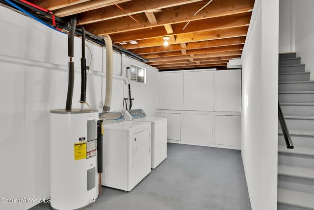 1810 W Honeysuckle AVE, Hayden, ID 83835