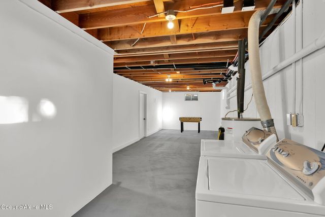 1810 W Honeysuckle AVE, Hayden, ID 83835