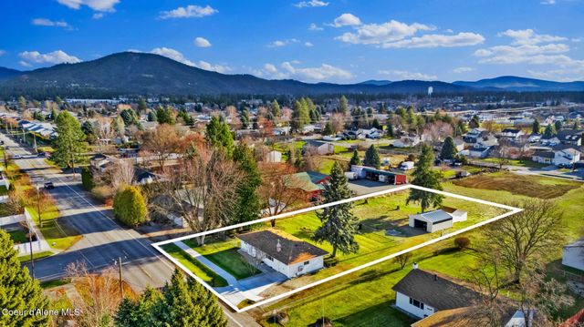 1810 W Honeysuckle AVE, Hayden, ID 83835