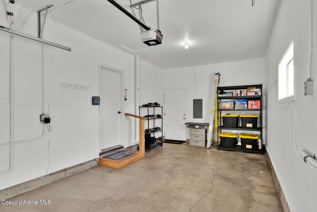 1810 W Honeysuckle AVE, Hayden, ID 83835