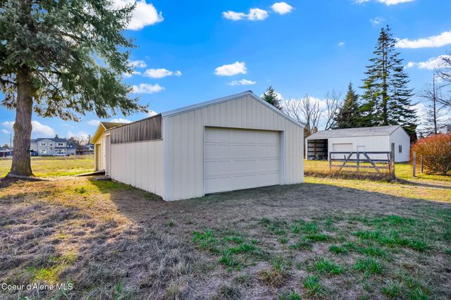 1810 W Honeysuckle AVE, Hayden, ID 83835
