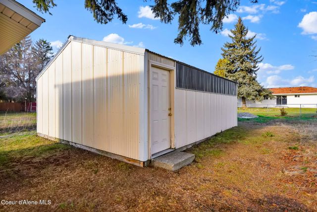 1810 W Honeysuckle AVE, Hayden, ID 83835