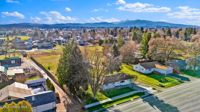 1810 W Honeysuckle AVE, Hayden, ID 83835