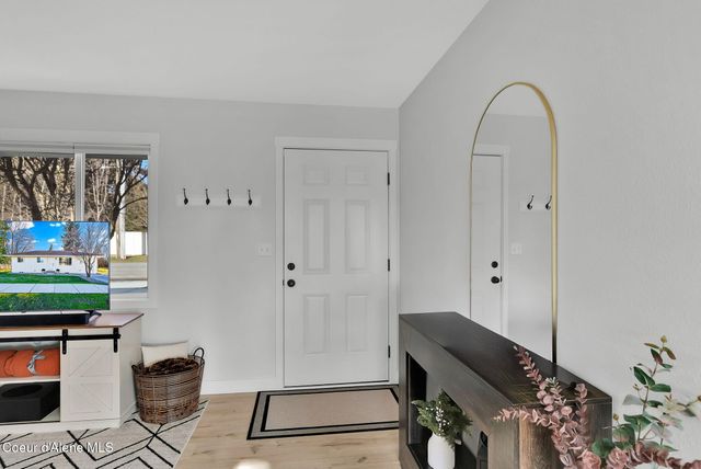 1810 W Honeysuckle AVE, Hayden, ID 83835