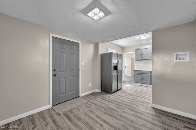 1 Smith Court, Elyria, OH 44035