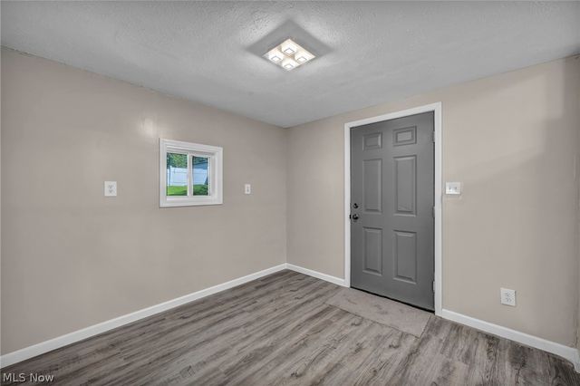 1 Smith Court, Elyria, OH 44035