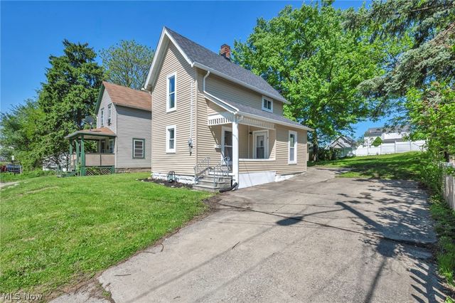 1 Smith Court, Elyria, OH 44035