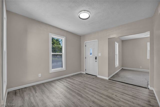 1 Smith Court, Elyria, OH 44035