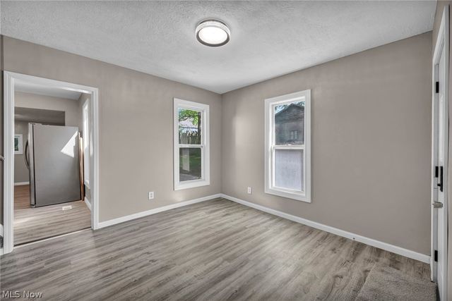 1 Smith Court, Elyria, OH 44035
