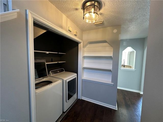 3265 Twinflower LN, Virginia Beach, VA 23453