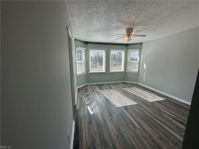 3265 Twinflower LN, Virginia Beach, VA 23453