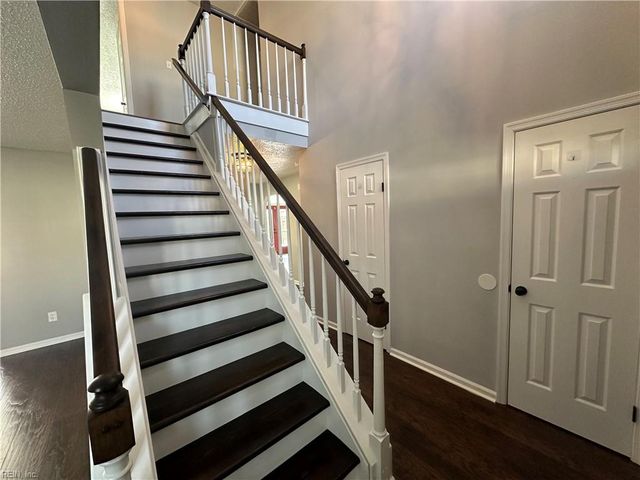 3265 Twinflower LN, Virginia Beach, VA 23453