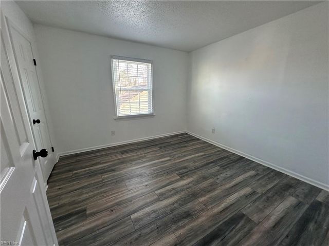 3265 Twinflower LN, Virginia Beach, VA 23453