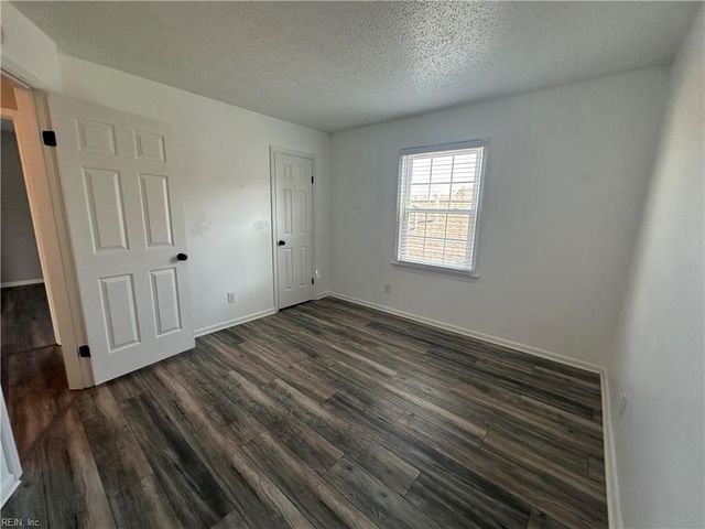 3265 Twinflower LN, Virginia Beach, VA 23453