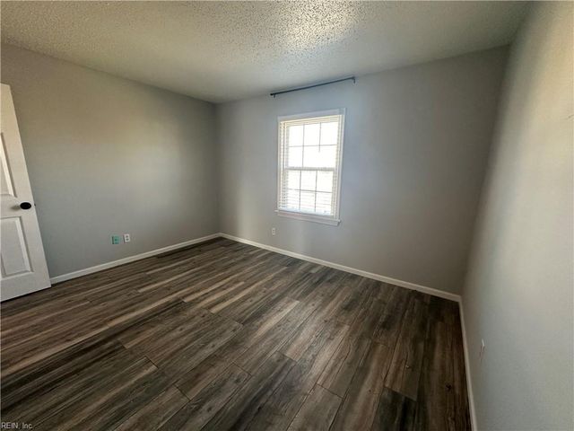 3265 Twinflower LN, Virginia Beach, VA 23453