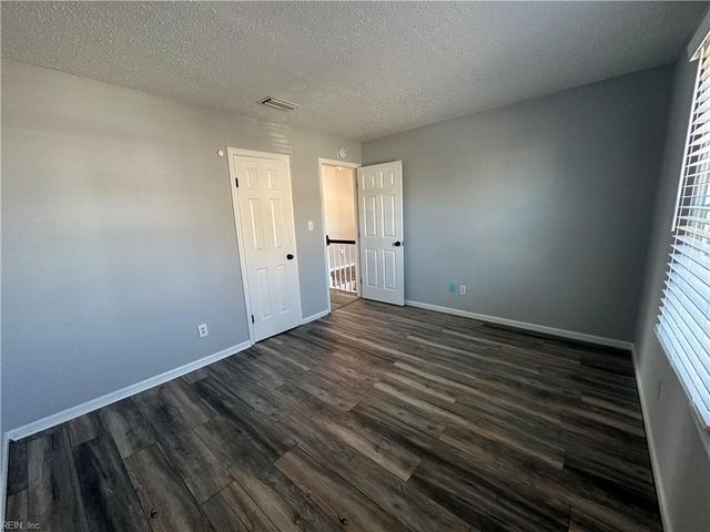 3265 Twinflower LN, Virginia Beach, VA 23453