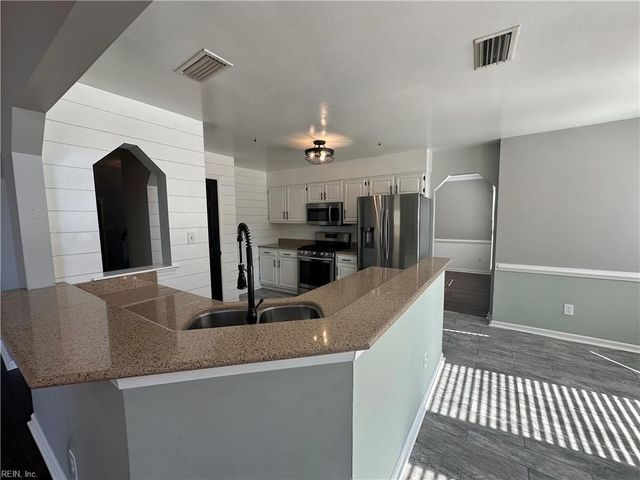 3265 Twinflower LN, Virginia Beach, VA 23453