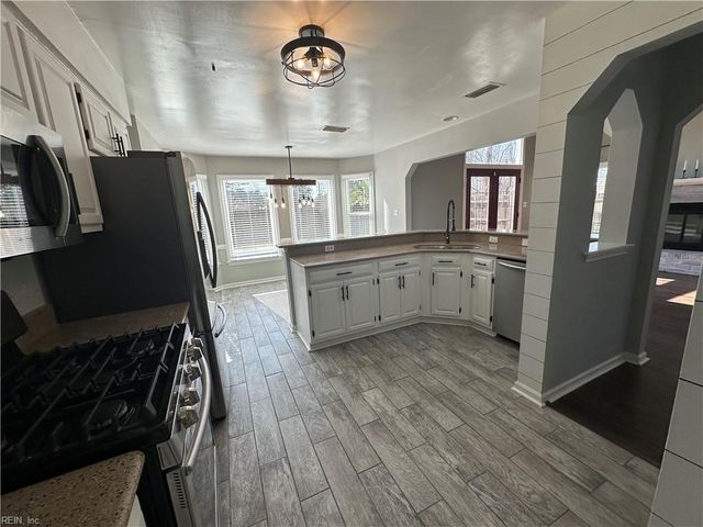 3265 Twinflower LN, Virginia Beach, VA 23453