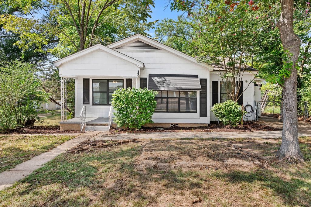 613 N Newsom, Mineola, TX 75773