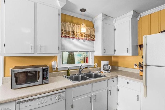 219 Hastings Drive, Kernersville, NC 27284