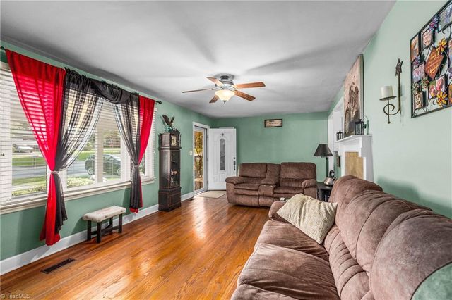 219 Hastings Drive, Kernersville, NC 27284