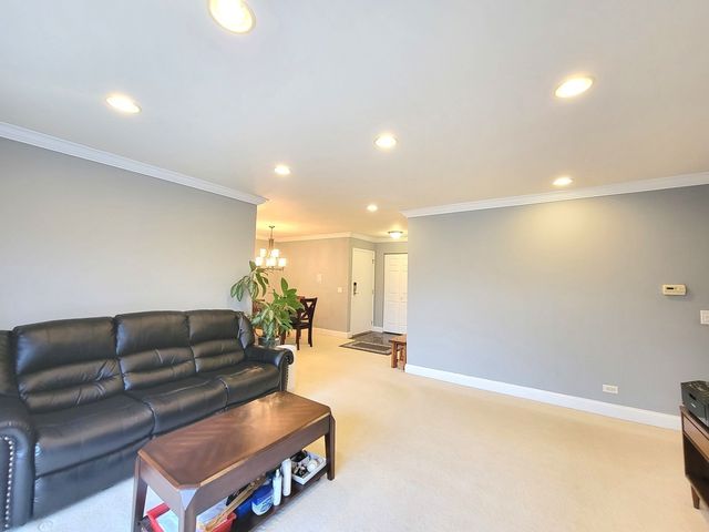 351 Newgate Court 2A, Schaumburg, IL 60193