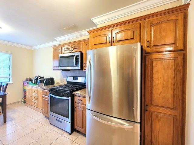 351 Newgate Court 2A, Schaumburg, IL 60193
