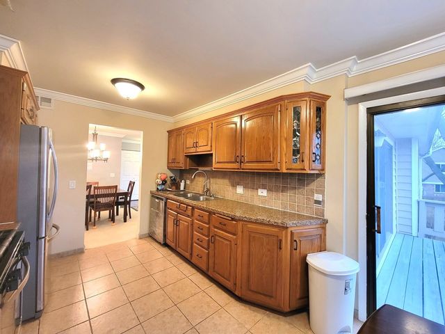 351 Newgate Court 2A, Schaumburg, IL 60193