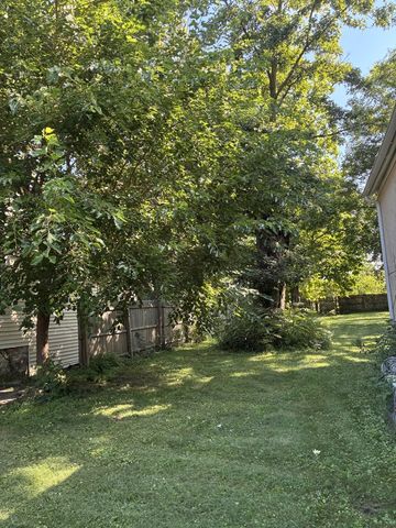 10137 S Beverly Avenue, Chicago, IL 60643