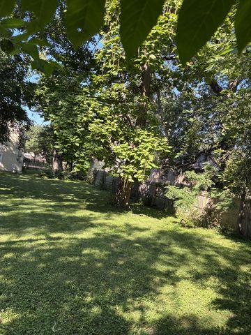 10137 S Beverly Avenue, Chicago, IL 60643