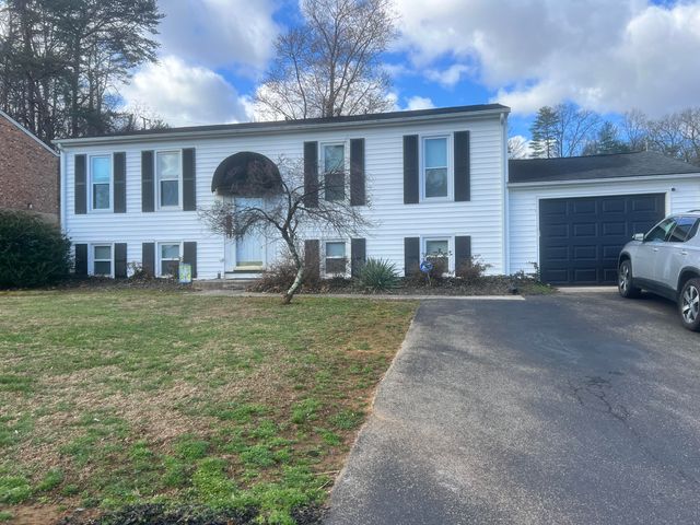 4160 Arlington Hills DR, Roanoke, VA 24018